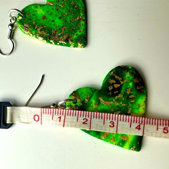 Gorgeous Hand made Lime Green & Gold Sweet Heart Light weight Cute earrings - Picture 8 of 10